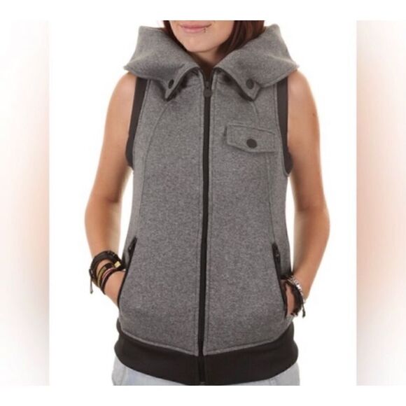 Burton Dry Ride hooded Ski Vest, XS, grey. Puffy, but slimming! Ski/snowboard - Picture 2 of 8